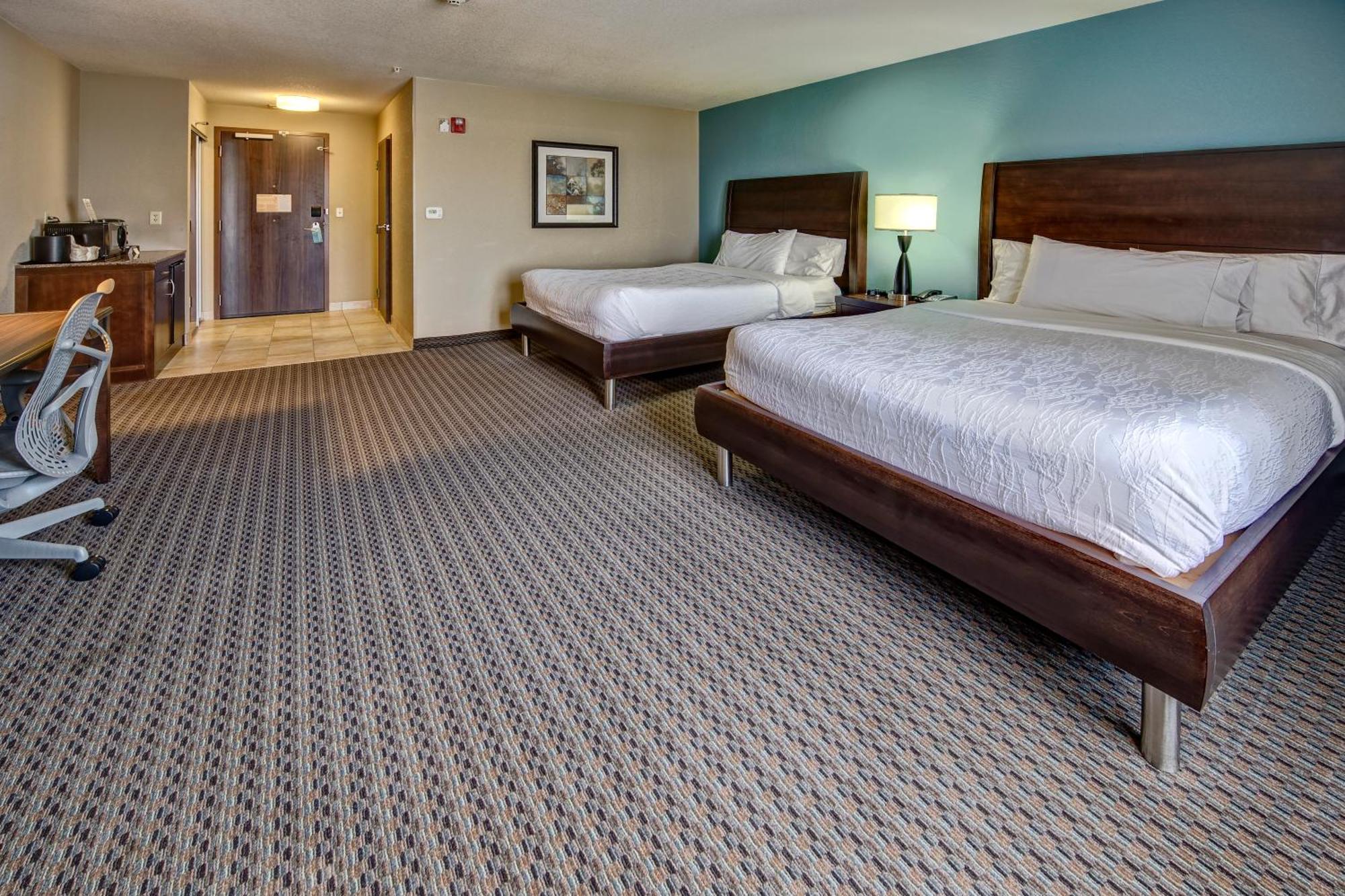 Hilton Garden Inn Midtown Tulsa Exterior foto