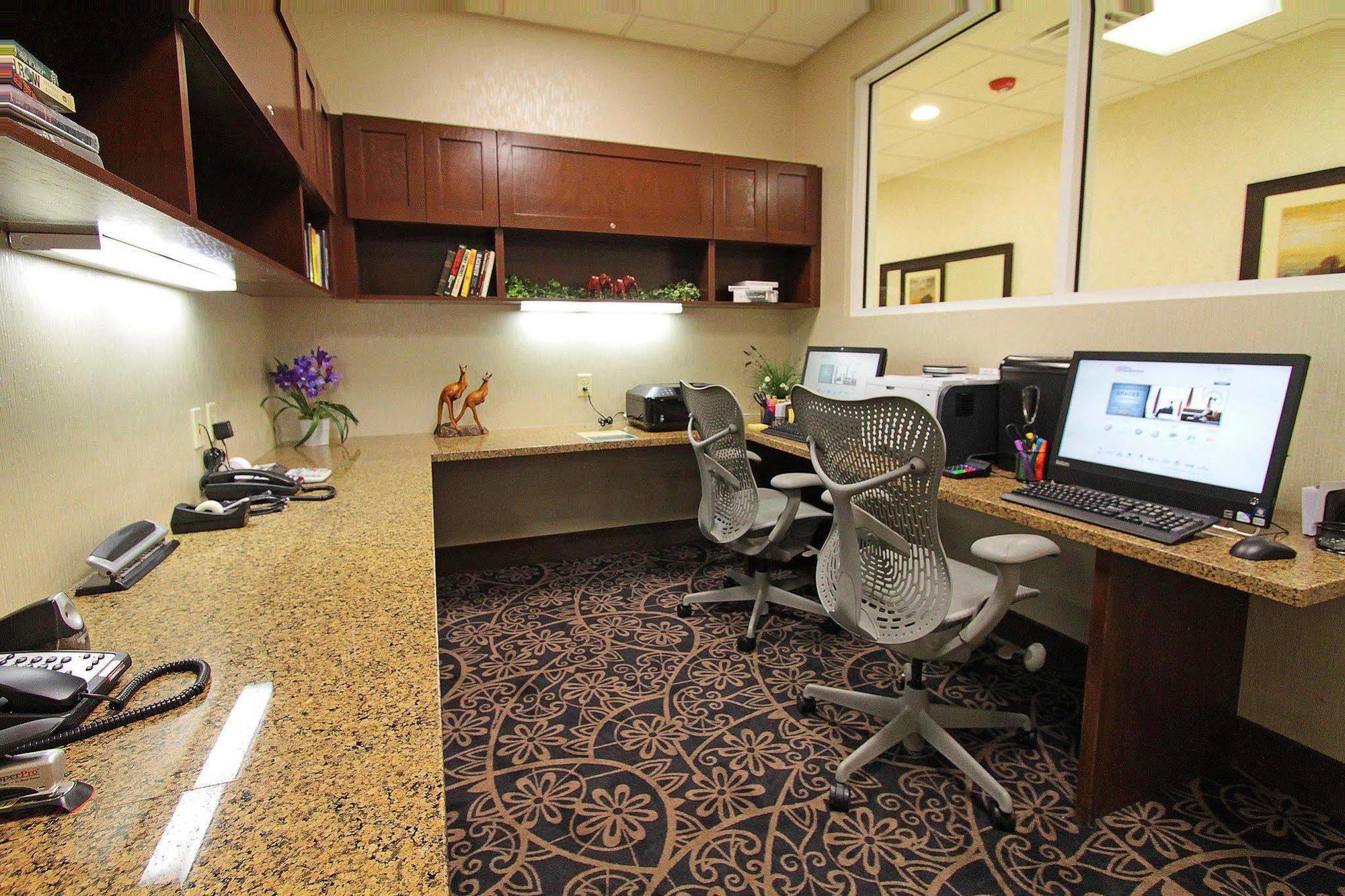 Hilton Garden Inn Midtown Tulsa Einrichtungen foto